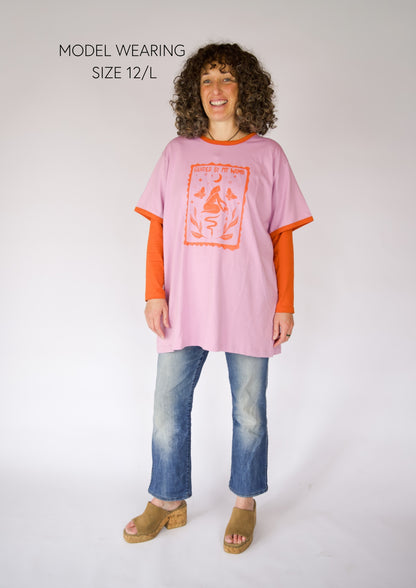 GUIDED BY MY WOMB Oversized T-Shirt - Lilac